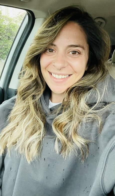 Fitfissy 裸のモデル 写真