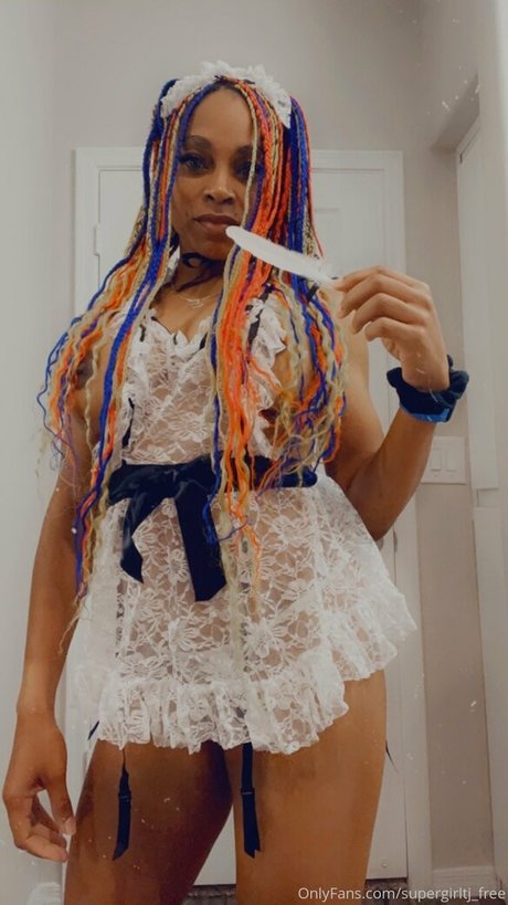 supergirltj free セックス女優 写真