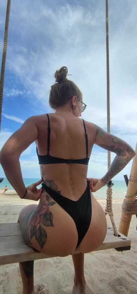 beebeefitgirl 素敵なモデル 写真