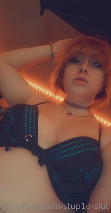 stup1d slut ポルノスター ヌード 写真