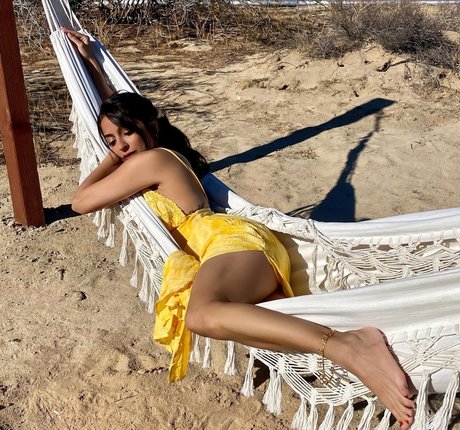 Simmi Singh トップモデル 写真