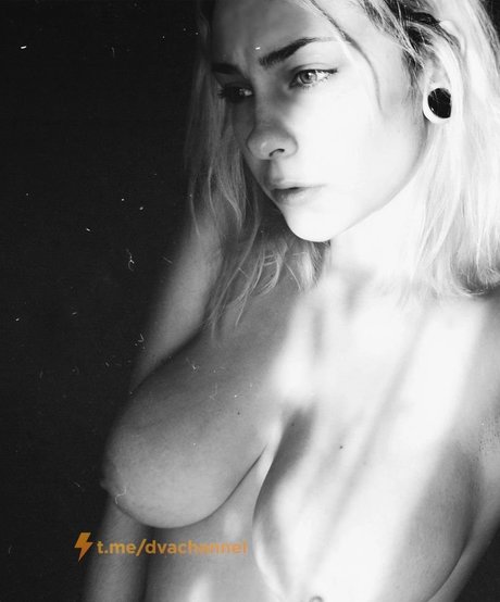 赤毛ティーンオンリーファンズ セクシーxxx 画像