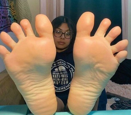 mimis feets ヌードモデル 写真