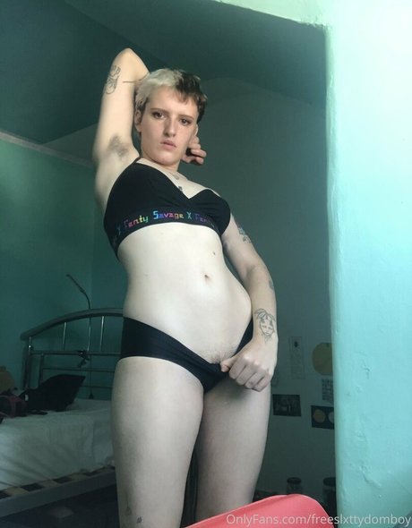 freeslxttydomboy 無料スター 写真