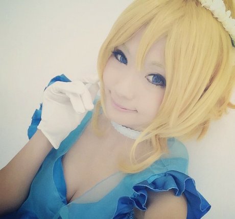 ayame apricot top profile image