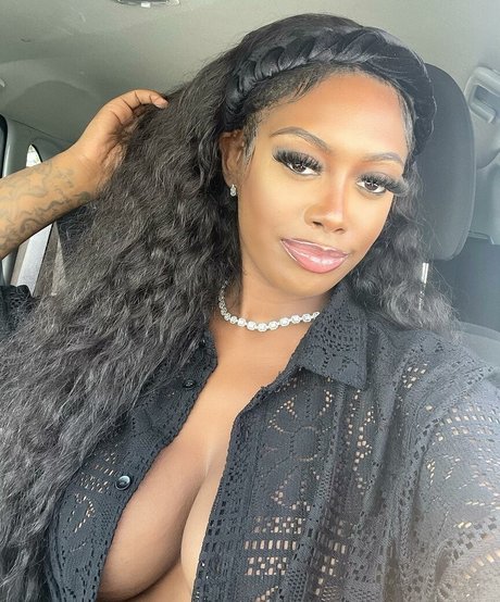 NonnieBaby ポルノスター ベスト 写真