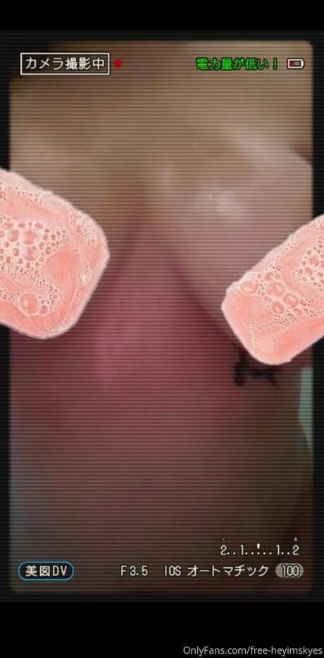 OnlyFansでチャット ホットヌード 画像