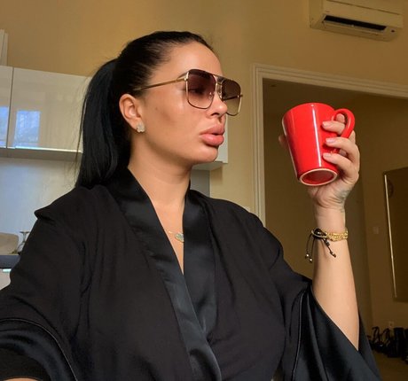 monicasuarez top profile image