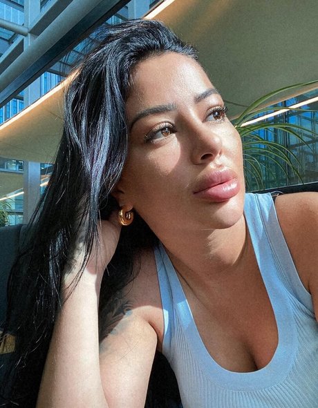 monicasuarez ポルノスター 無料 写真