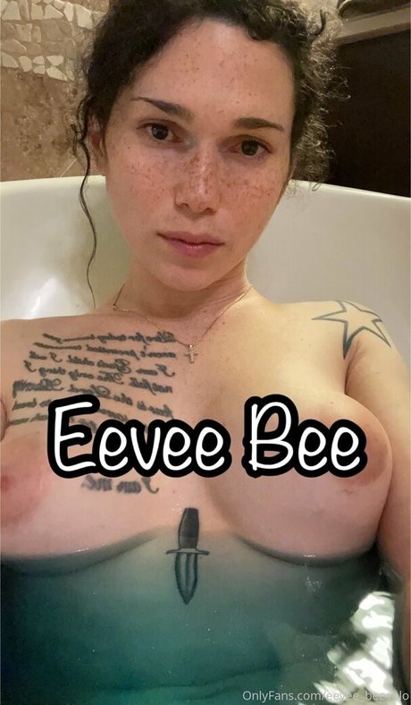 eeveebeevip ポルノスター 写真