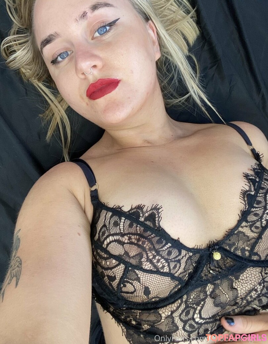 phoebeknight t アートスター 写真