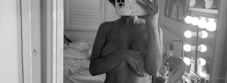 筋肉質な女性 オンリーファンズ セクシーヌード 写真
