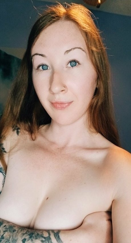ellierowynfans ヌードのポルノスター 画像