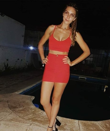 女性ボディビルダー オンリーファンズ 裸 写真