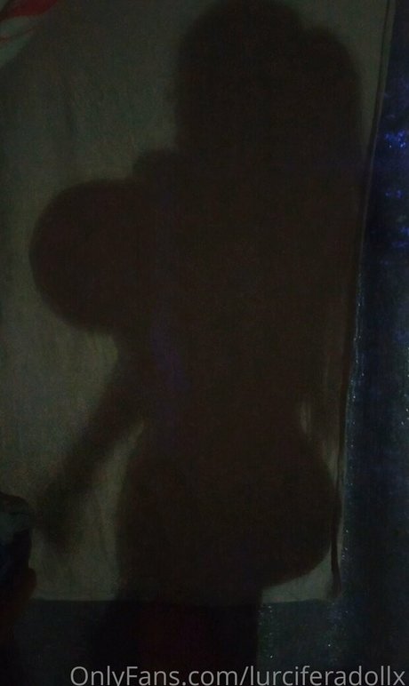 lurciferadollx 裸の女優 写真