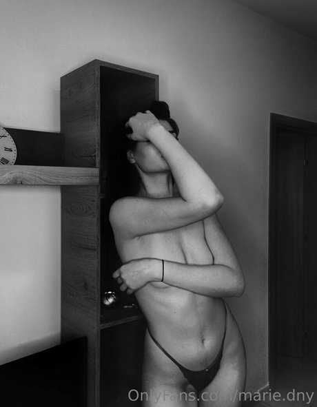 marie dny ポルノ女優 写真