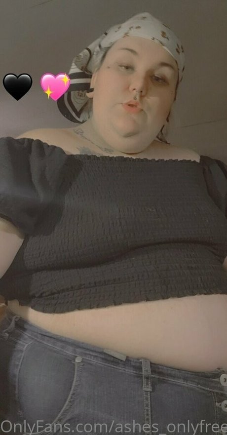 ashes onlyfree セクシーモデル 写真