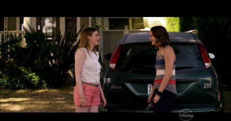 Gillian Jacobs HDモデル 写真