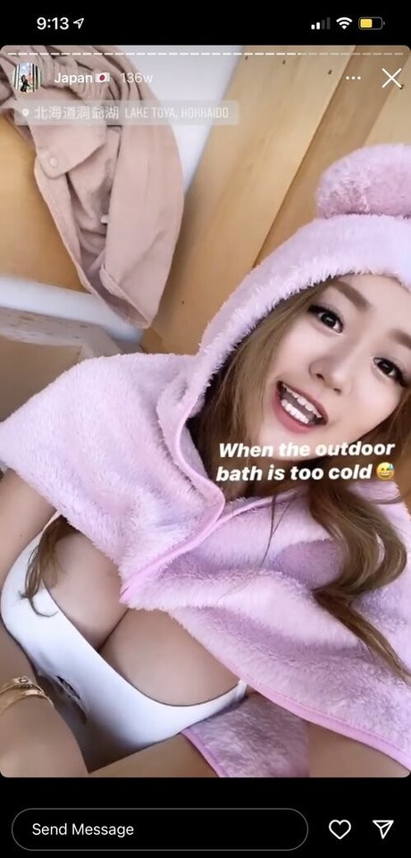 Rebecca Liu 裸のスター 写真