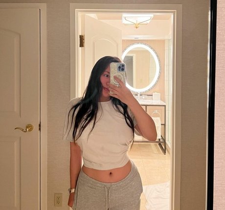 Rebecca Liu top profile image