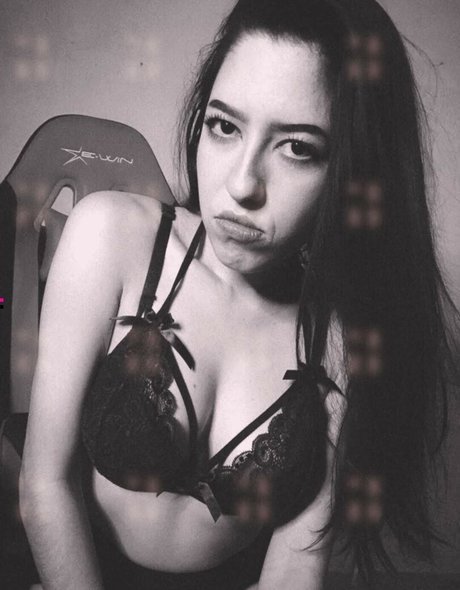 Made bebe アート女優 写真