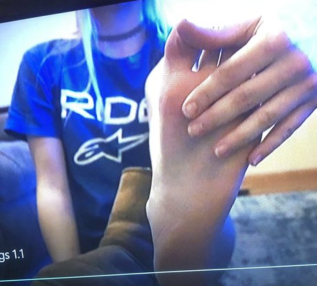 brittneysoles 裸のモデル 画像