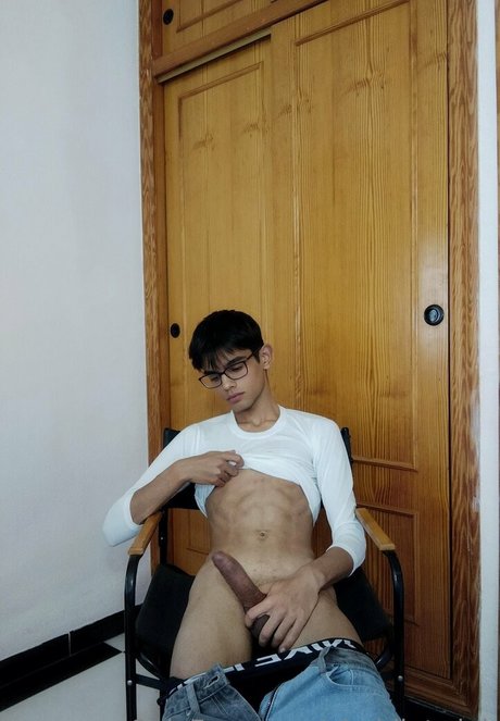 aladdintwink モデル 写真
