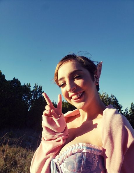 callme ickiervickyfree エロティック女優 写真
