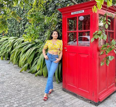 Nimesha Jayarathne ヌードモデル 画像