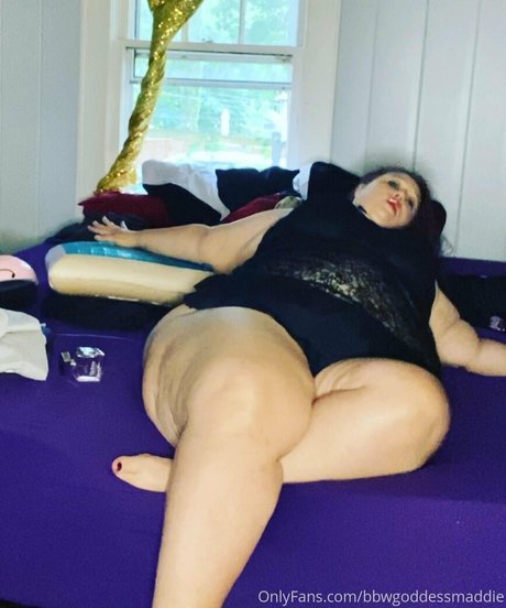 bbwgoddessmaddie 裸モデル ギャラリー