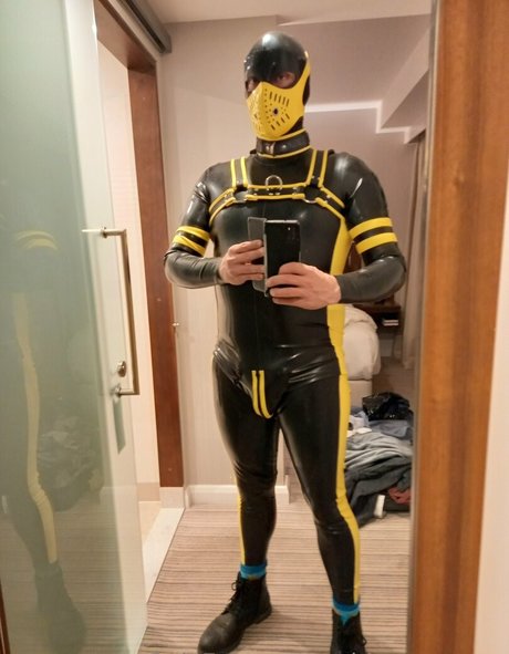 rubbersorcerer かわいいポルノスター 画像