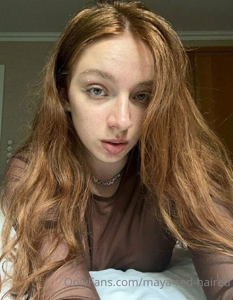 maya red haired かわいいポルノスター 写真