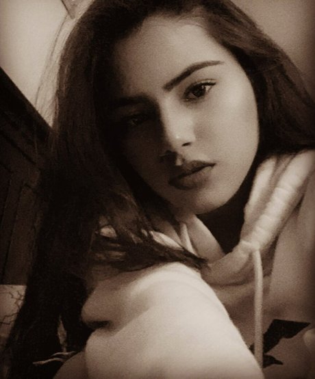 Sukh Bains アダルト女優 写真