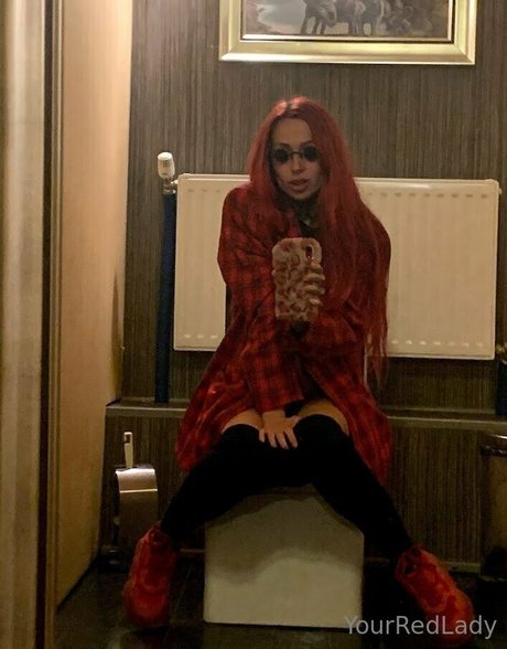 yourredlady ポルノスター ホット 写真