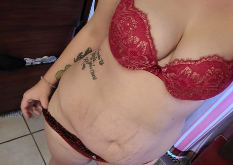 laurajaneuncensored アダルトモデル 写真