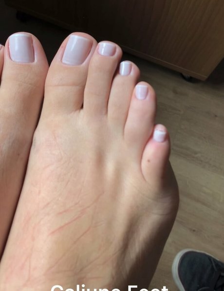 Caliupe feet ポルノスター 無料 写真