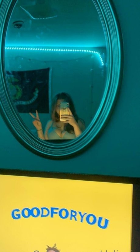 dylinnis ヌードのポルノスター 画像