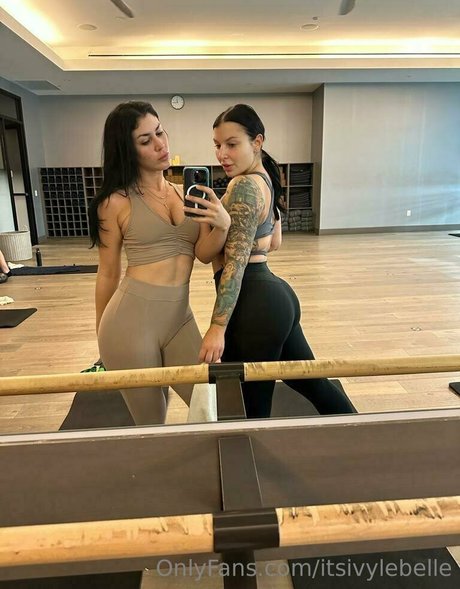 Ivy Lebelle Fotoaufnahmen