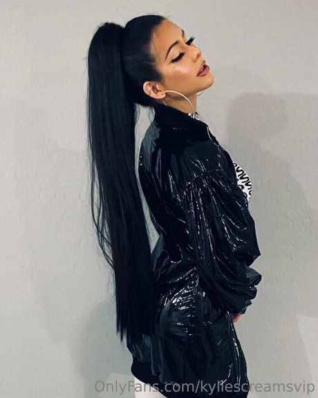 Kylie Screams modèle de haute qualité photo