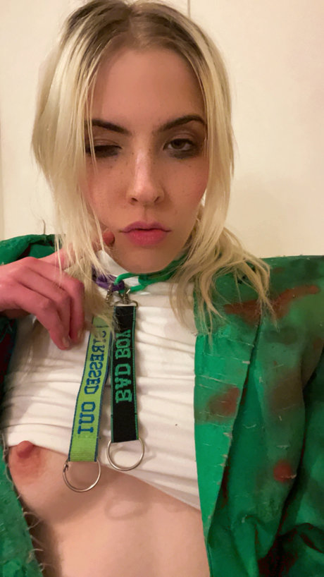 Dorian Electra nus de stars du porno archive