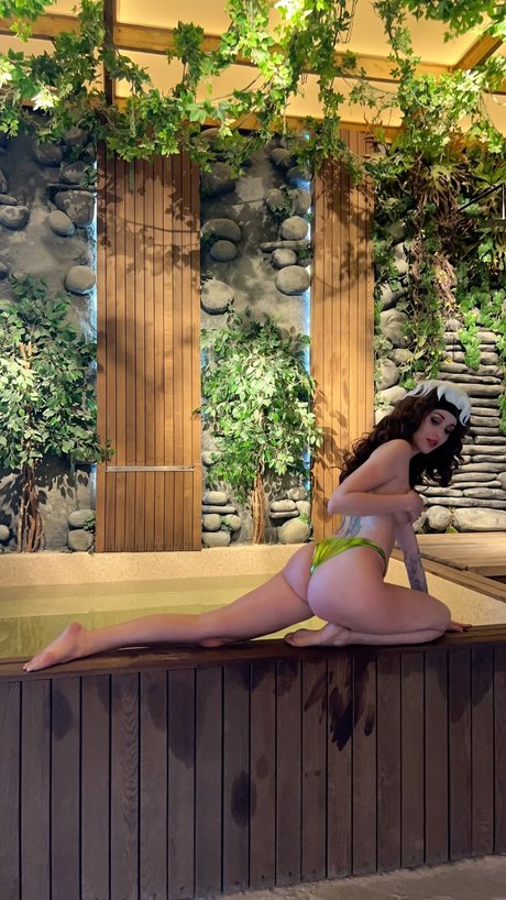 chaton courbé onlyfans beau nu des photos