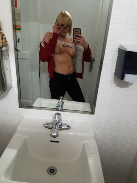 femmes au foyer uniquementfans nu pornographique galeries