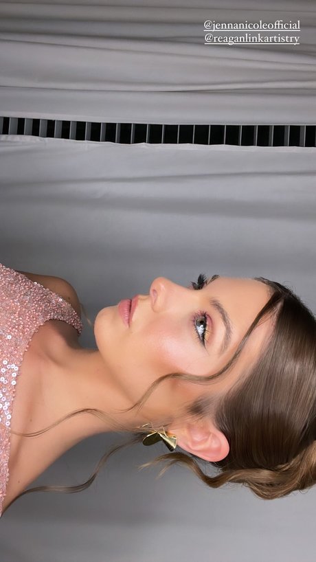 tatouages ​​blonds onlyfans jolie et gratuite collection