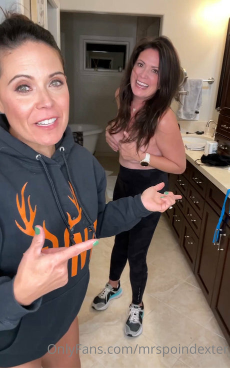 gangbang uniquement pour les fans jolie et gratuite image