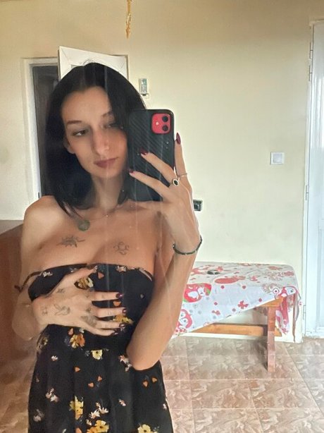 Roxy Milano modèle hd image