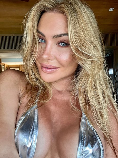 infirmière brune onlyfans beau haut archive