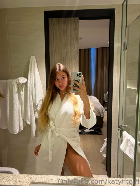 Ekaterina Katislo étoile sympa photos