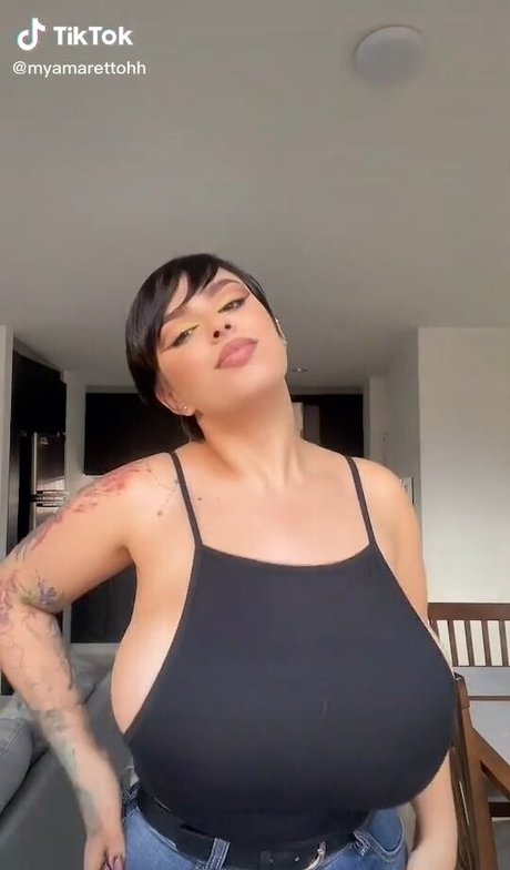 trio à gros seins onlyfans le sexe meilleur img