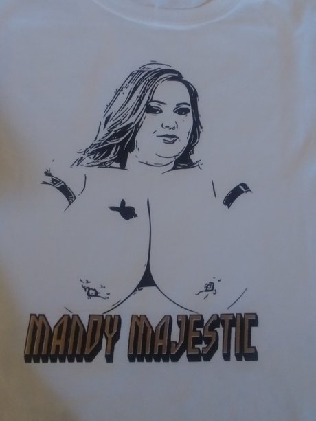 Mandy Majestic modèle adulte archive