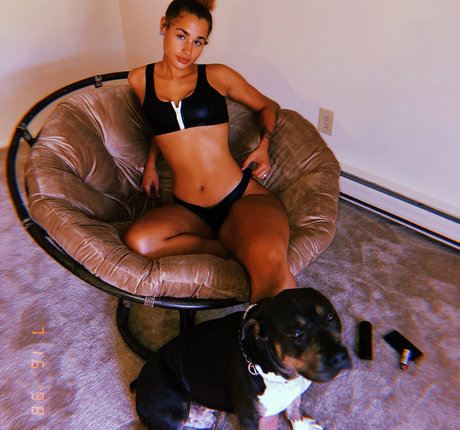 Janae Girard étoile hd photos